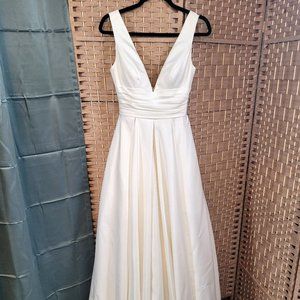 David's Bridal White Satin Ballgown Wedding Dress